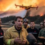 découvrez des témoignages poignants d'intervenants dans ce documentaire captivant sur le canadair, mettant en lumière leur engagement et leurs expériences sur le terrain.